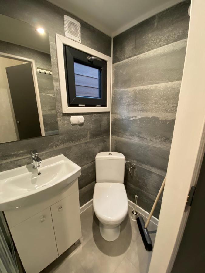Domy Nad Morzem - Chata Pirata- Tiny House Dziwnów Extérieur photo